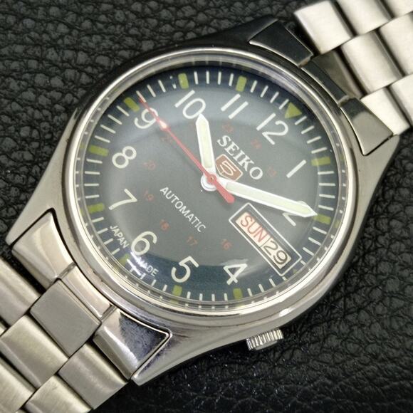 Vintage 1992 Seiko Automatic Mens Silver Watch W/daydate & Green accents - Picture 6 of 10
